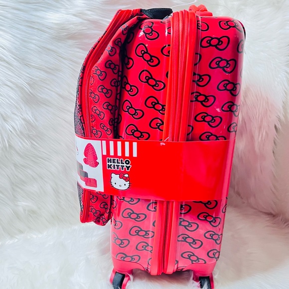 Hello Kitty Luggage Set - Picture 4 of 5
